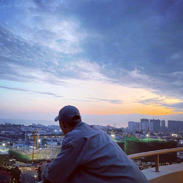 陈嗷嗷🐳（增肌版）