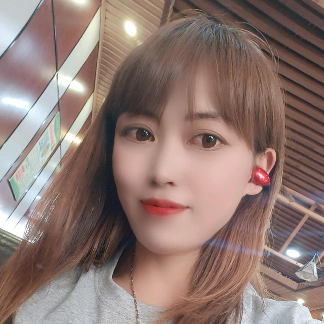 小龙女吃喝玩乐