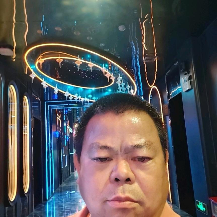 流动下乡，磨刀，卖菜刀，砧板，锅头。