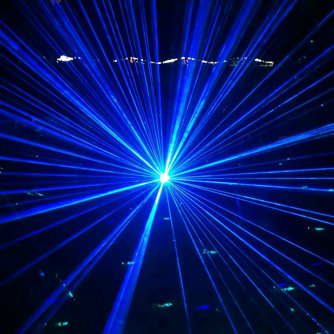 麦克🎹🎷蓝色的雨