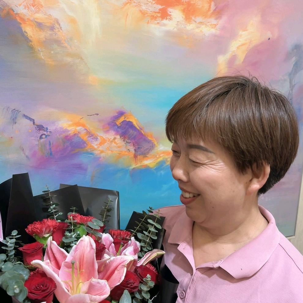 确山东鹏瓷砖艳子姐