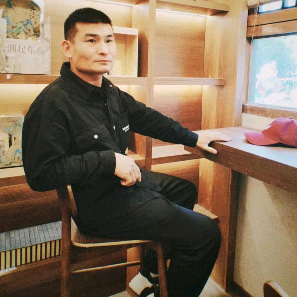 室内外整装，刘