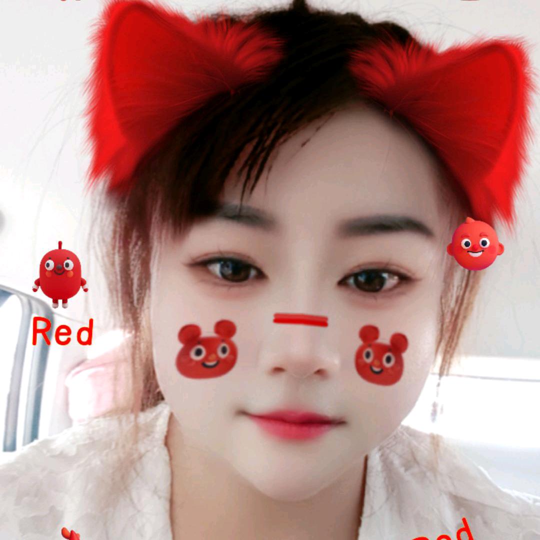 眼睛里写满了故事。