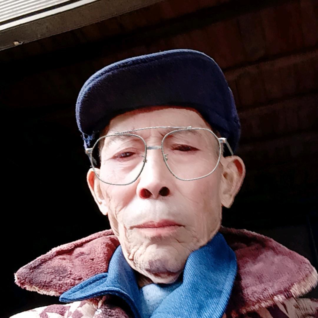 微笑，宝哥田泽付