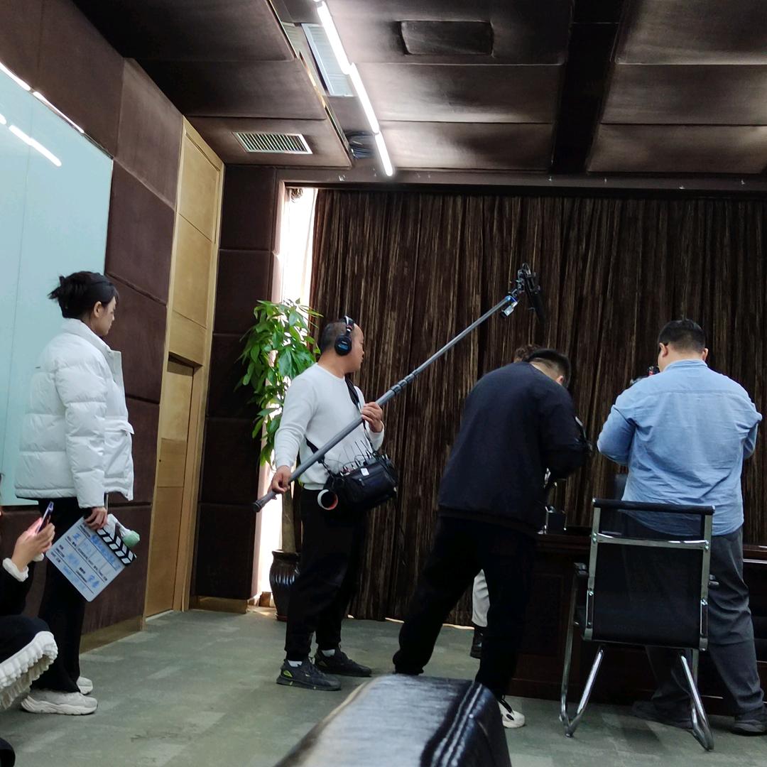 短剧小导演柳