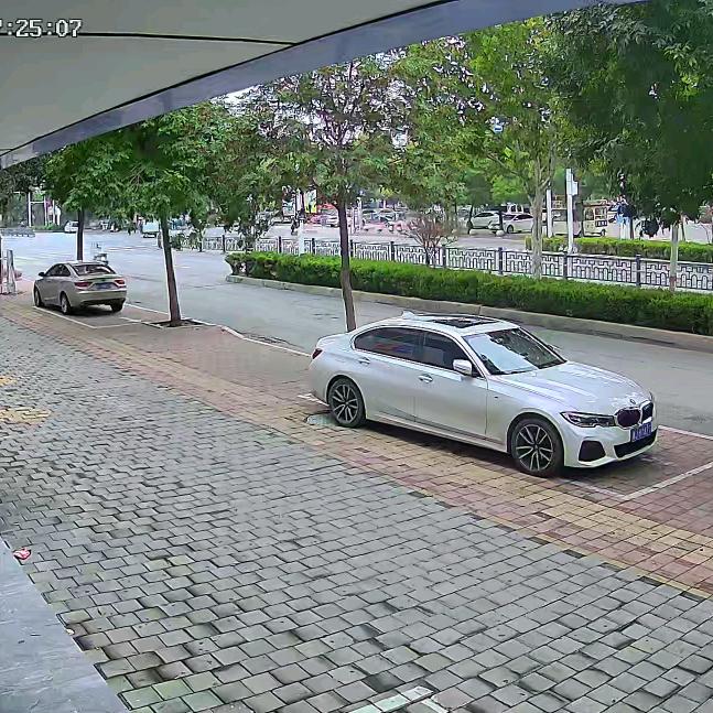 卖手机的小老头