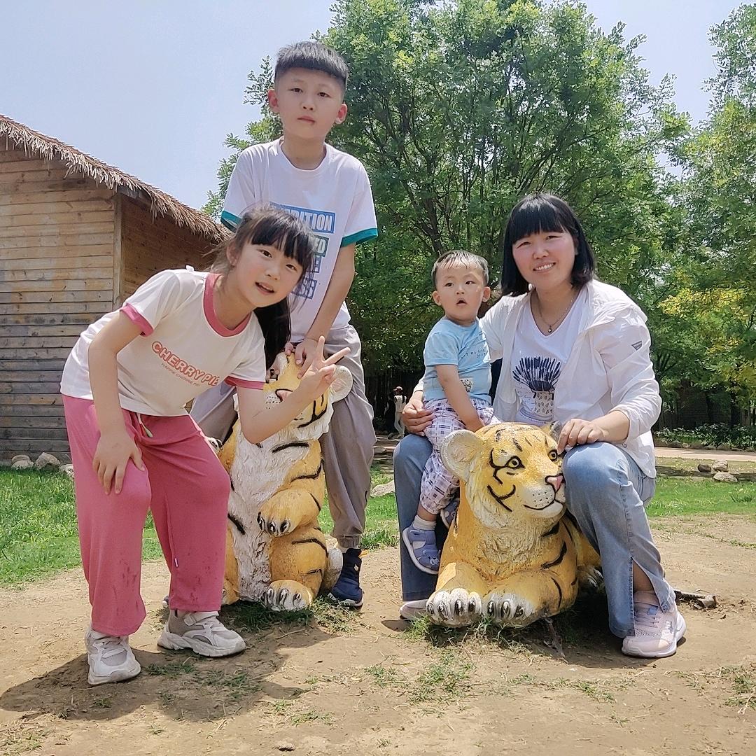 一年四季，两儿一女