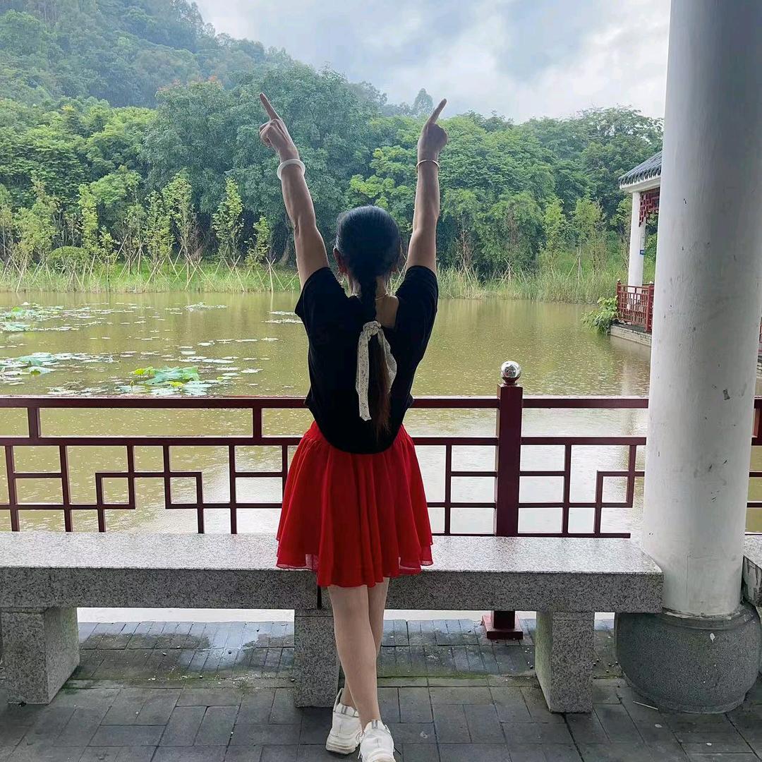 四川小姐姐叶于英