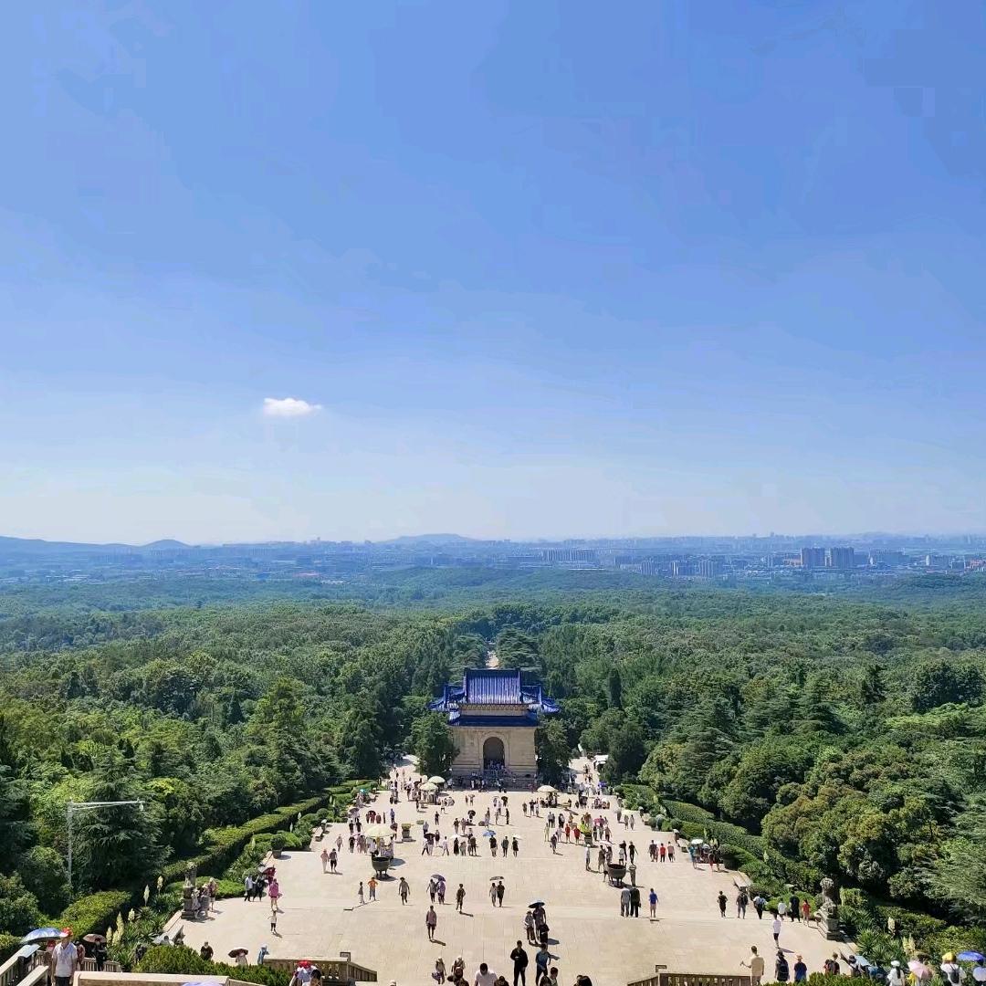 先敬罗衣后敬人