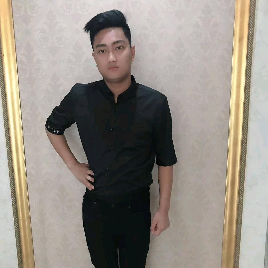 江西上饶广丰小青年。