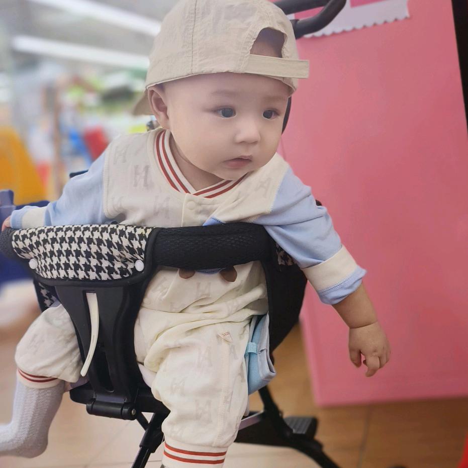 人类幼崽超级可爱