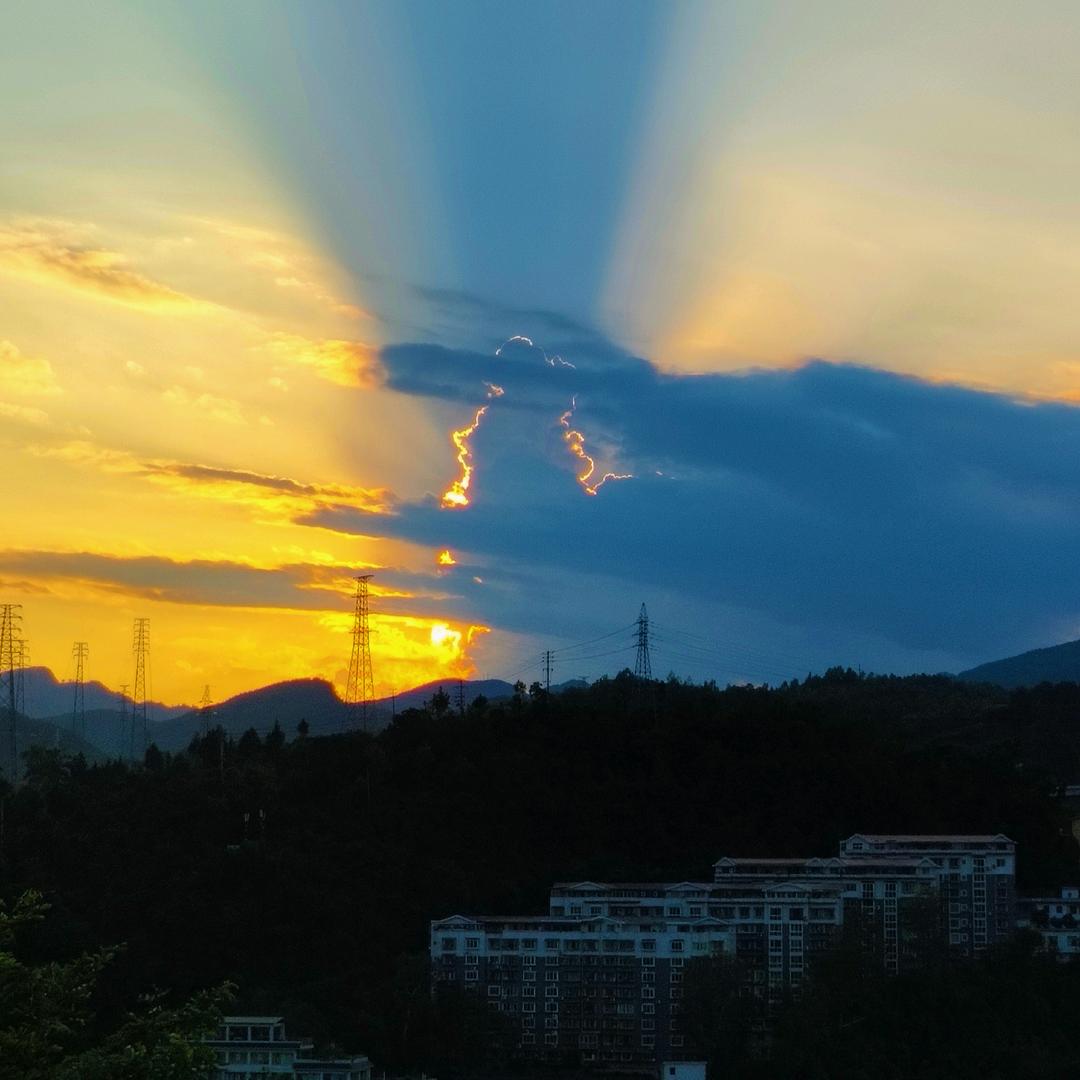 翎炀同学