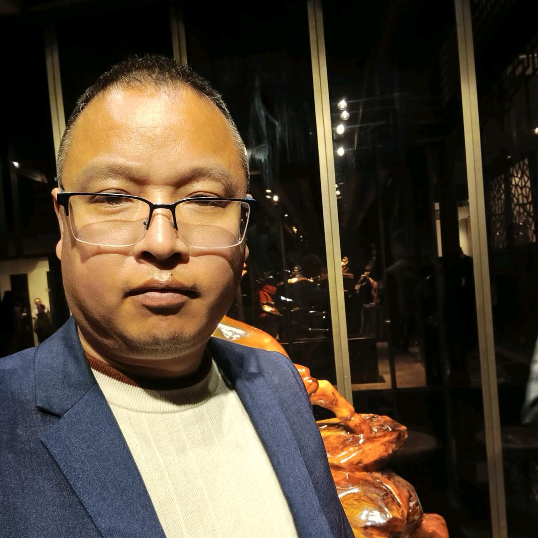 小谌进村了解不一样的风土人情