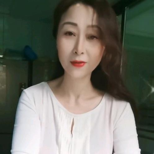 上官佳人*
