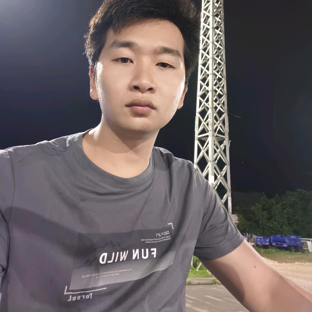 邱文头像