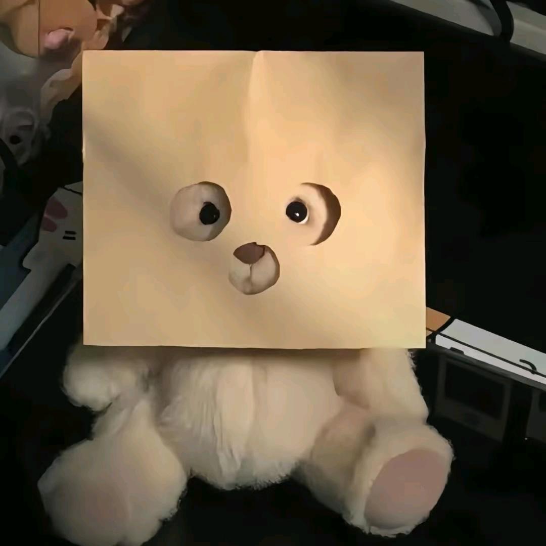 咫尺.