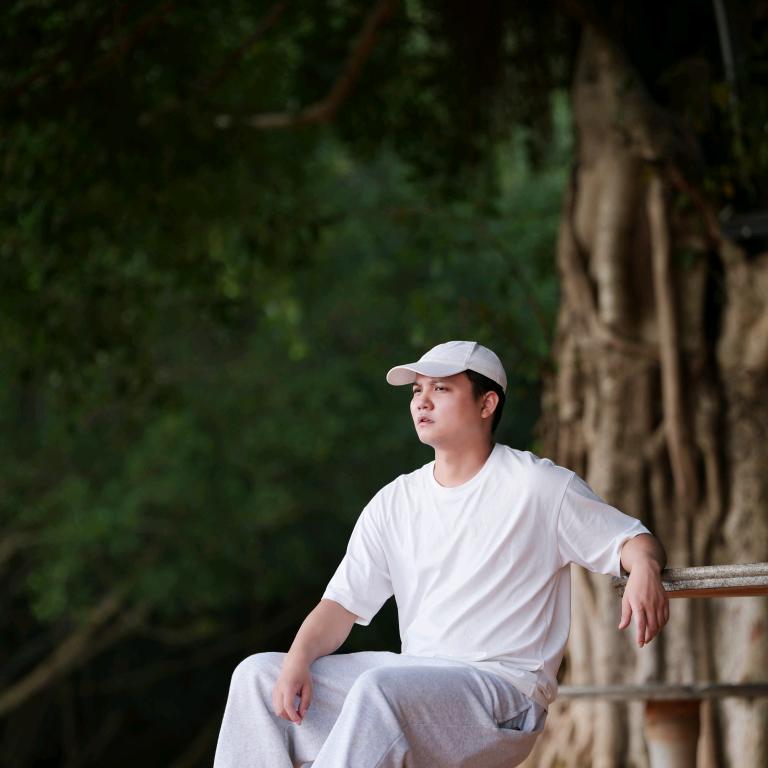 猛男摄影爱好者