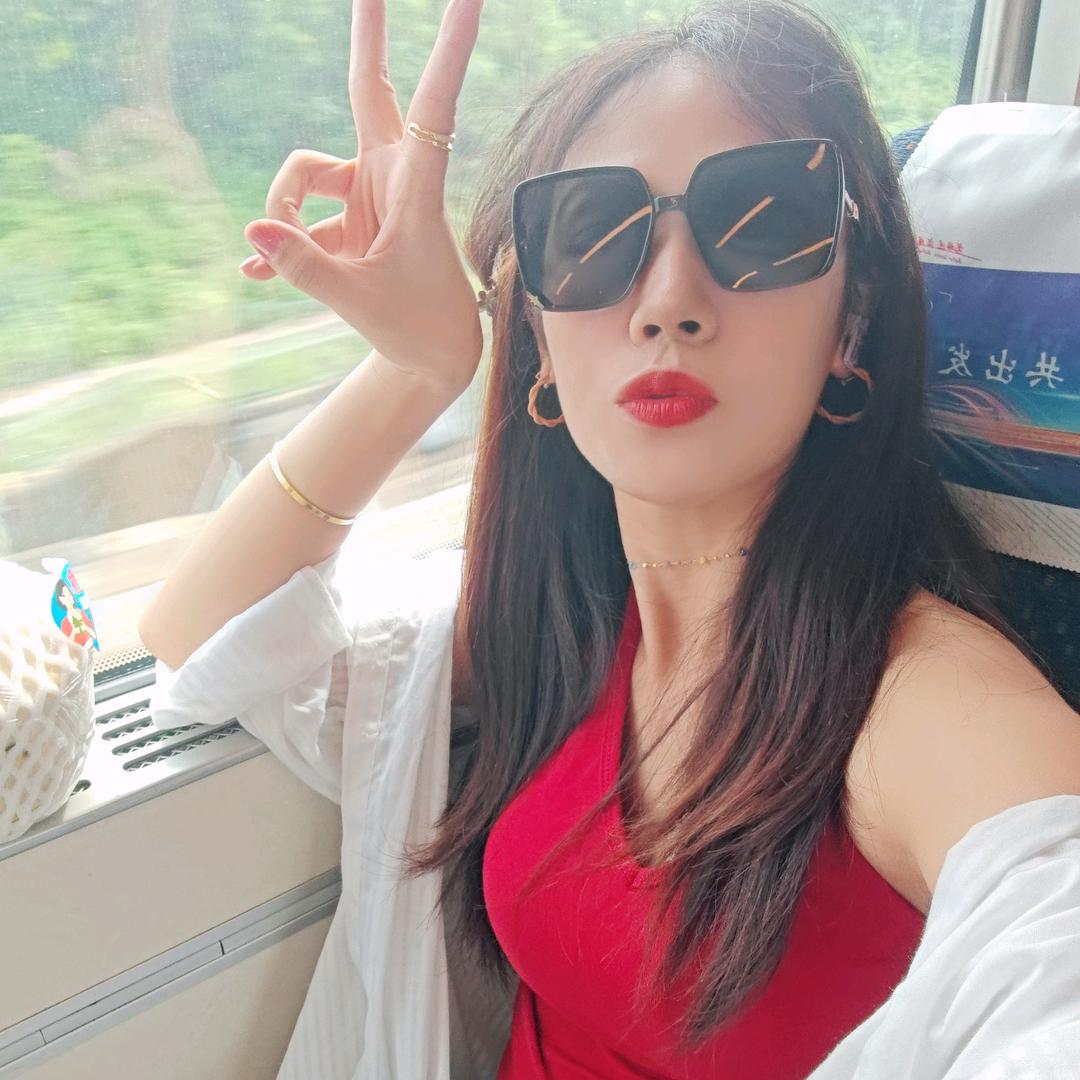 李李ʚ💋ɞ