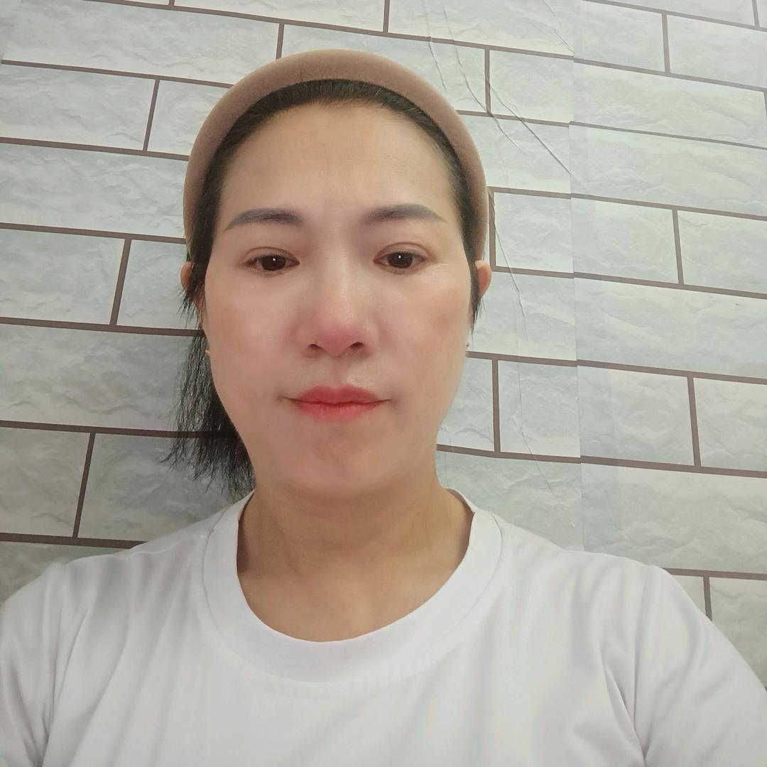小芳姐。