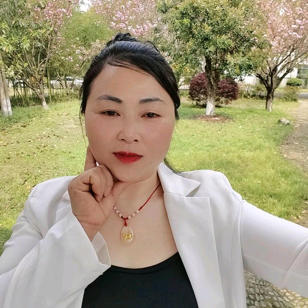 干嘛呢美女