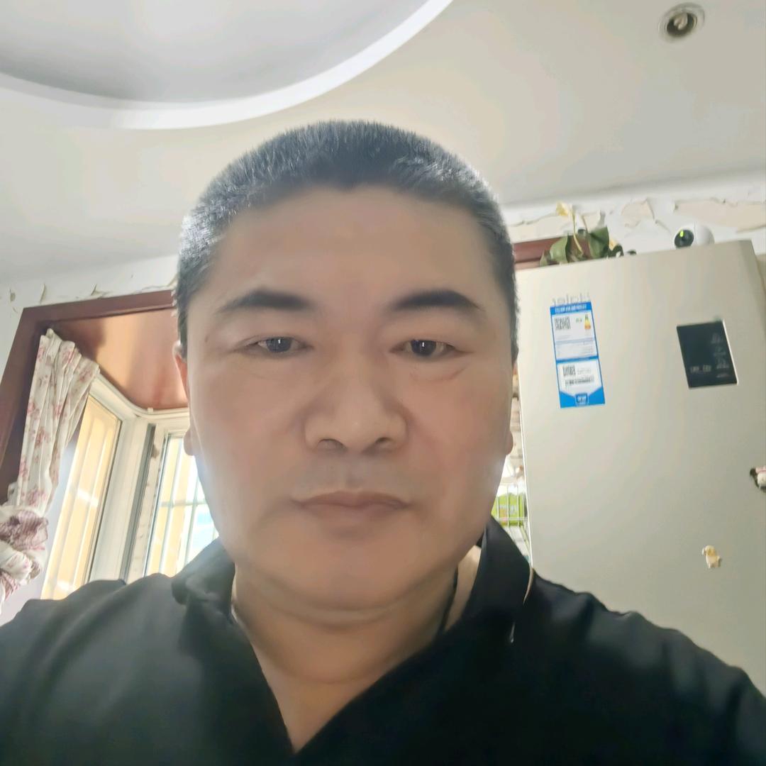 董雷