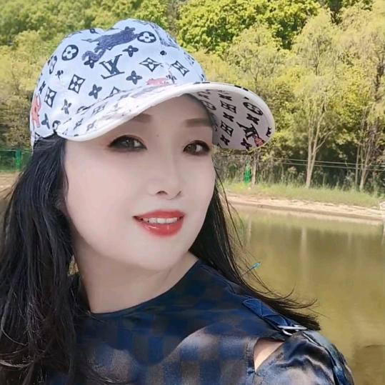 丽妮