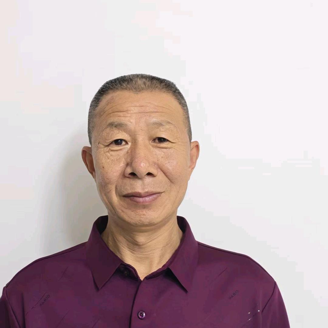 大海（土蜂养殖）