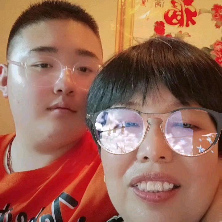 超 媛。奶奶