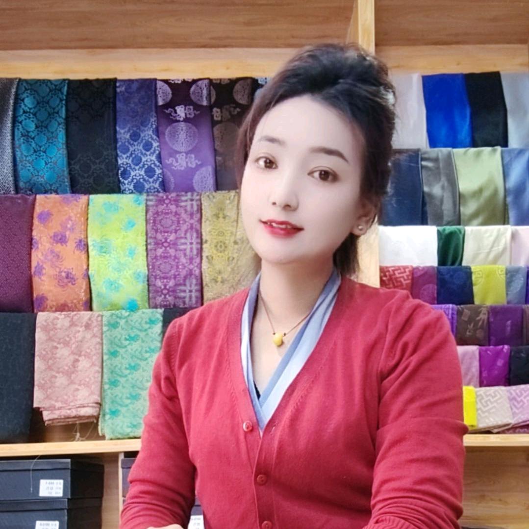 日喀则市桑珠孜区南萨雷布服装店（个体工商户）