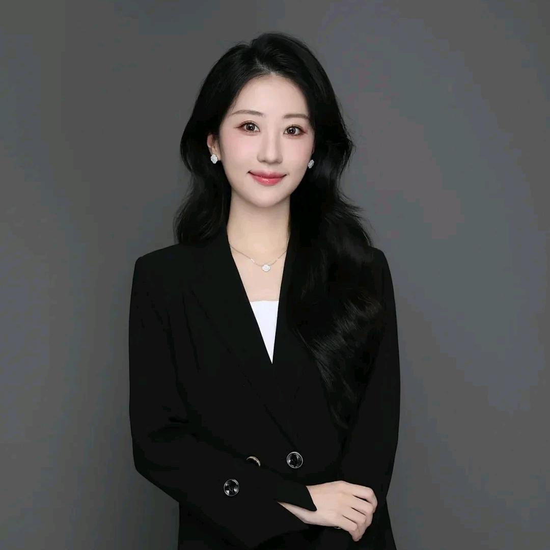 六峰传媒~李丽