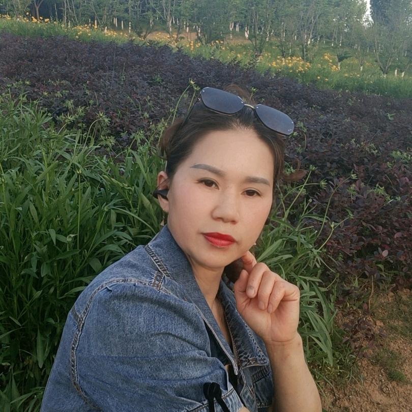 左宏英