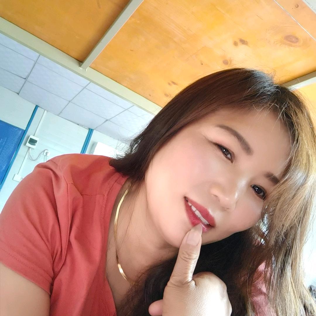 宋 姐   （工地胖嫂）