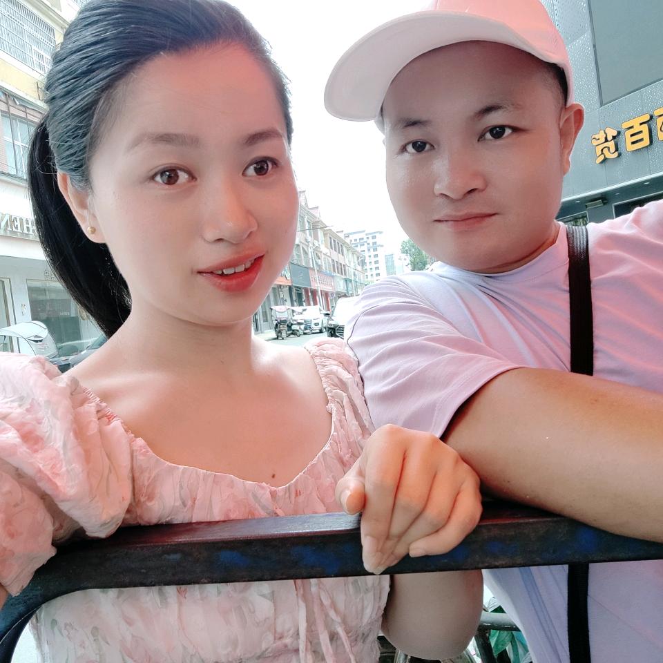 努力赚钱养朵儿（摆摊哥）