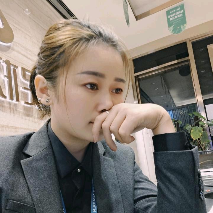 冷亚丽-（麦田装饰）