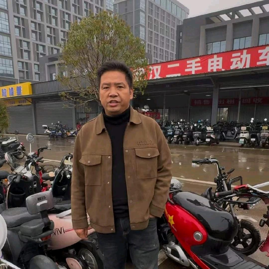 武汉风哥二手电动车仓储店