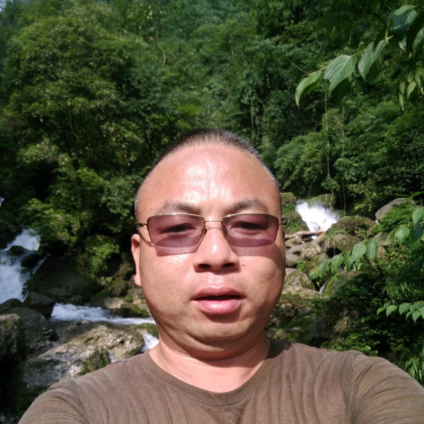 荷花生态养殖向左君