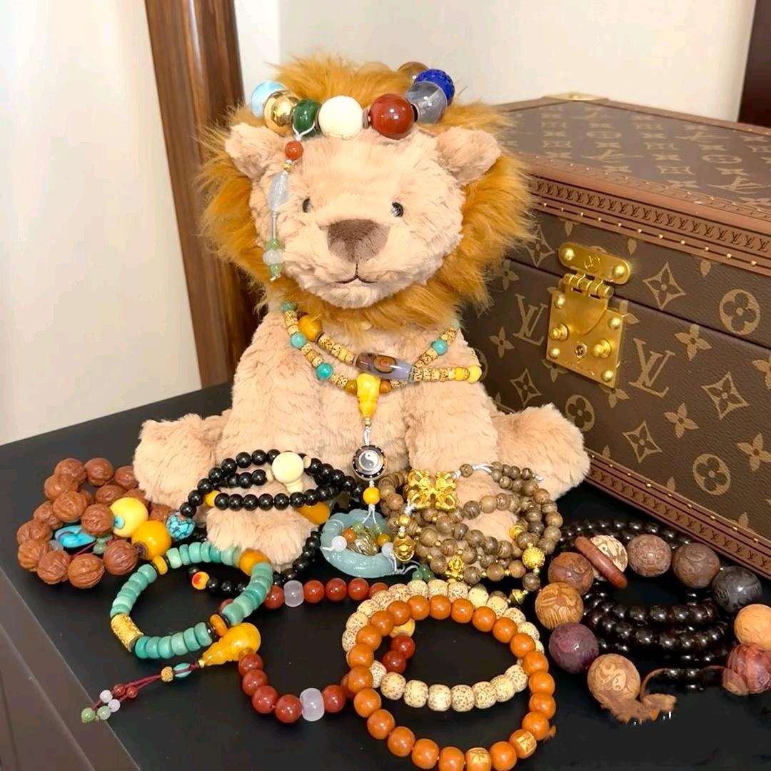 八十岁文玩老太