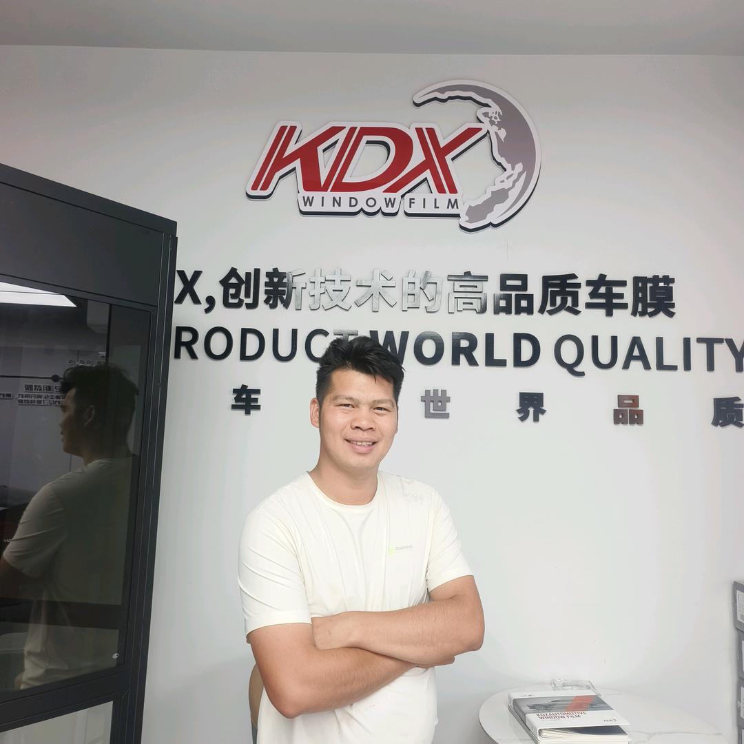 昆明车本色汽车贴膜