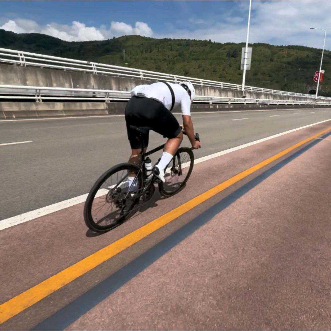 菜腿小璇🚲