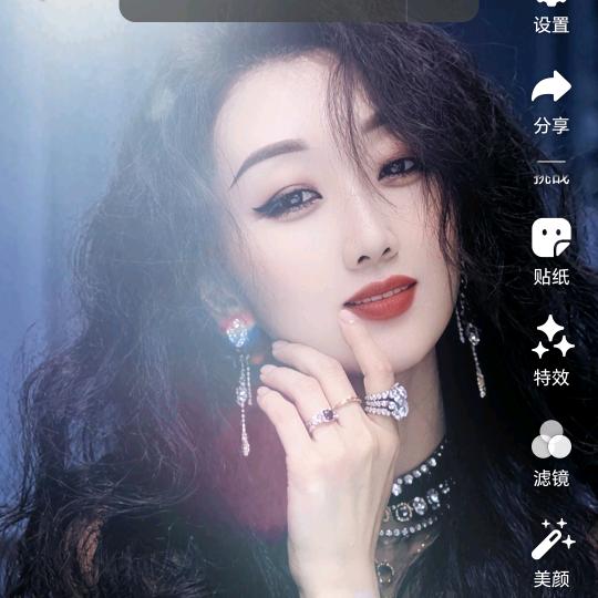 小琴     母享靓点男女服装店