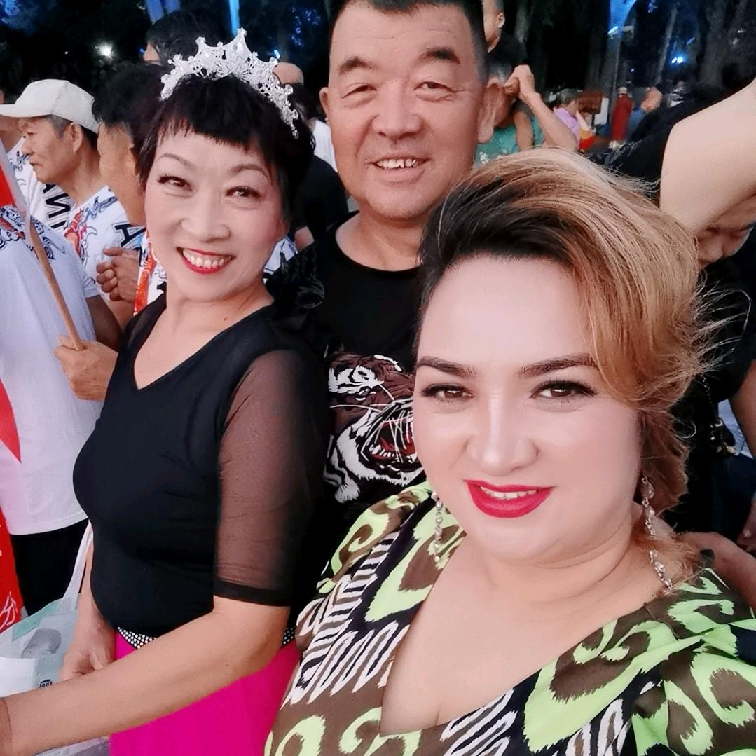 新疆民族舞蹈服～大眼睛