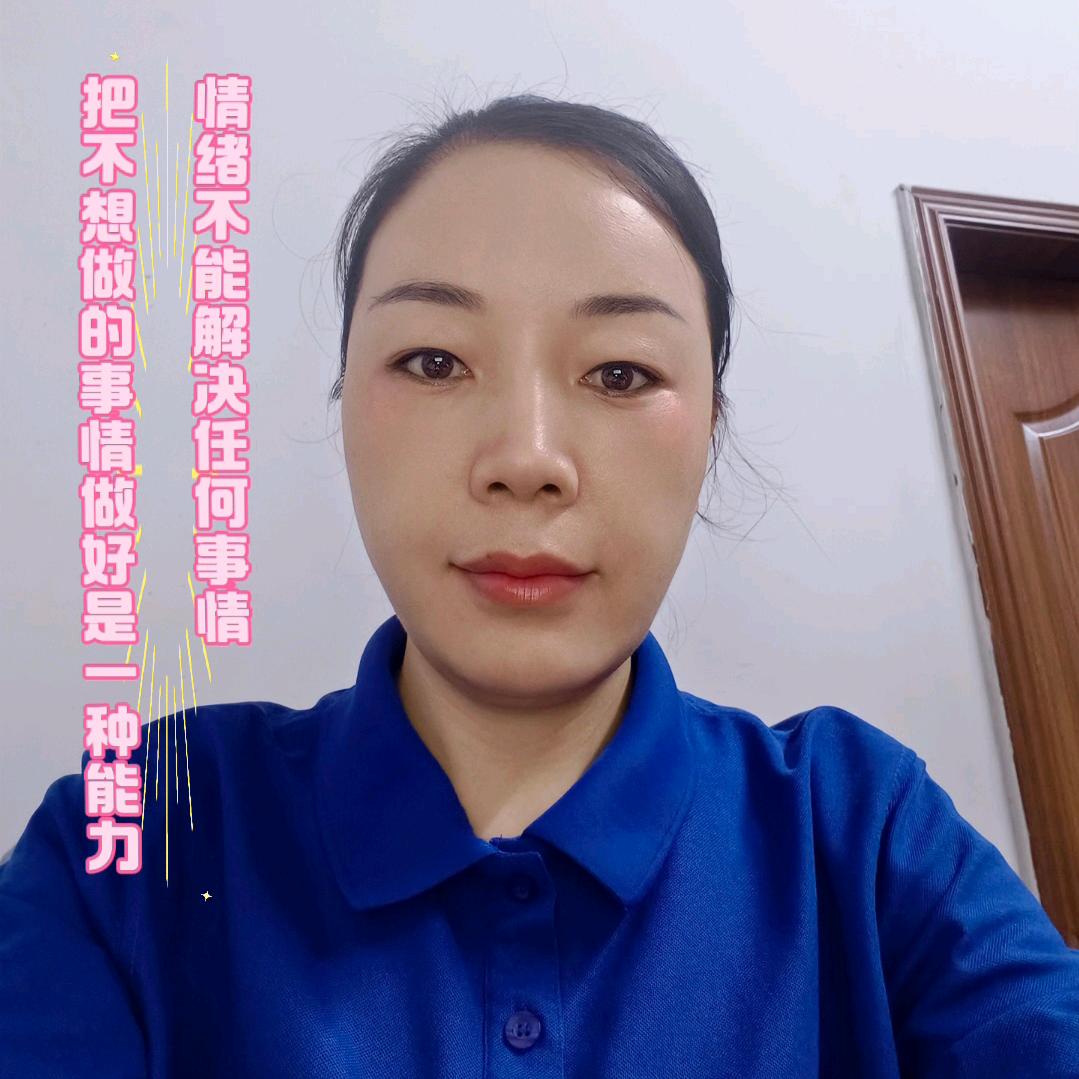 新兴购超市茶园店丁店长