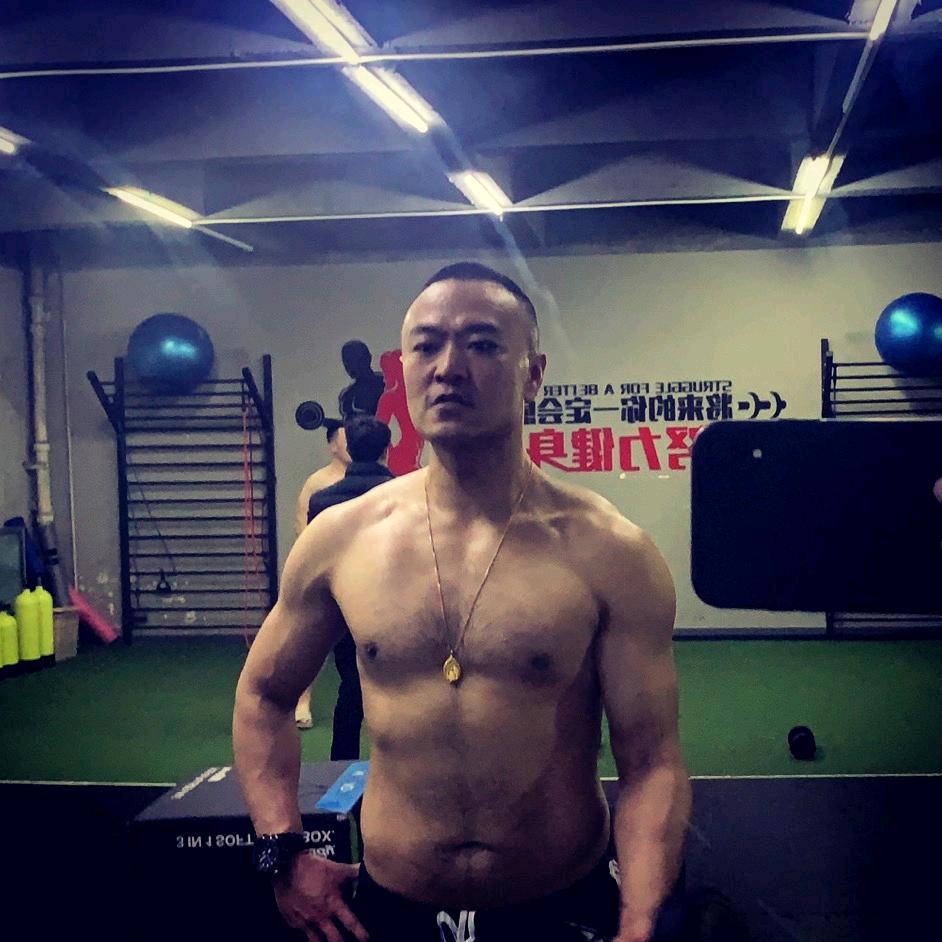 钢哥