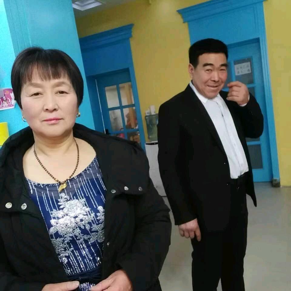 幸福快乐一家人