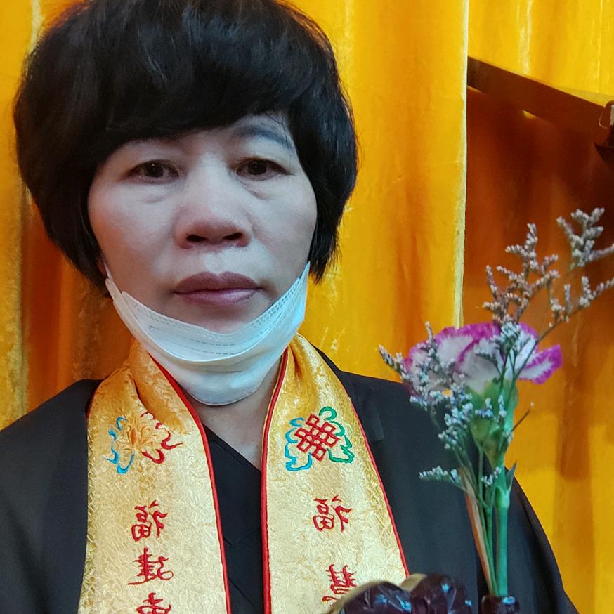 小精灵童装店
