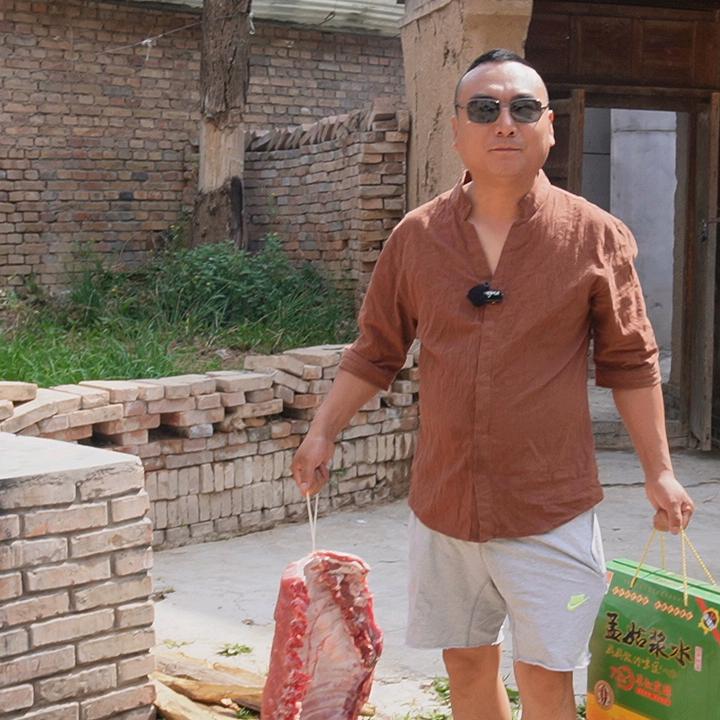 董艺爱美食