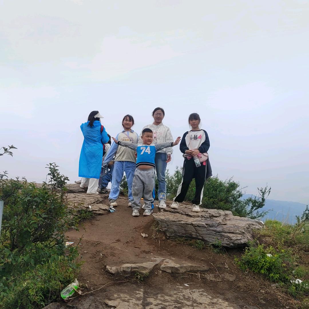 胖子在郑州批墙.石膏线