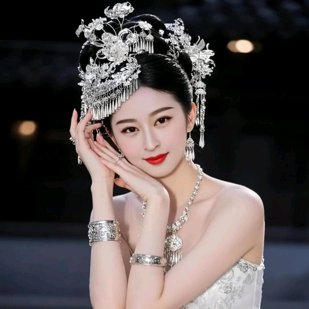 ᝰꫛꫀꪝ   冷艳女王