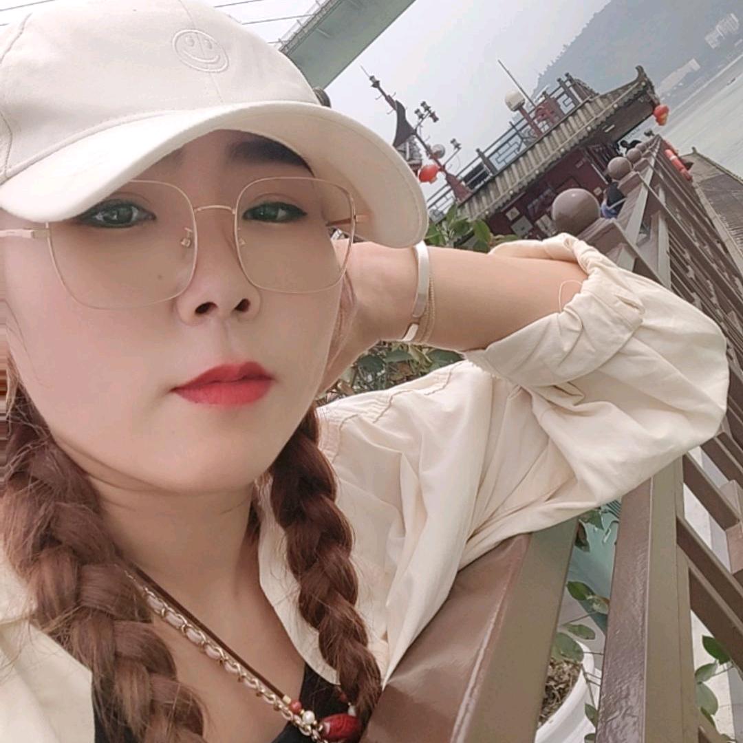 大美妞哈哈哈