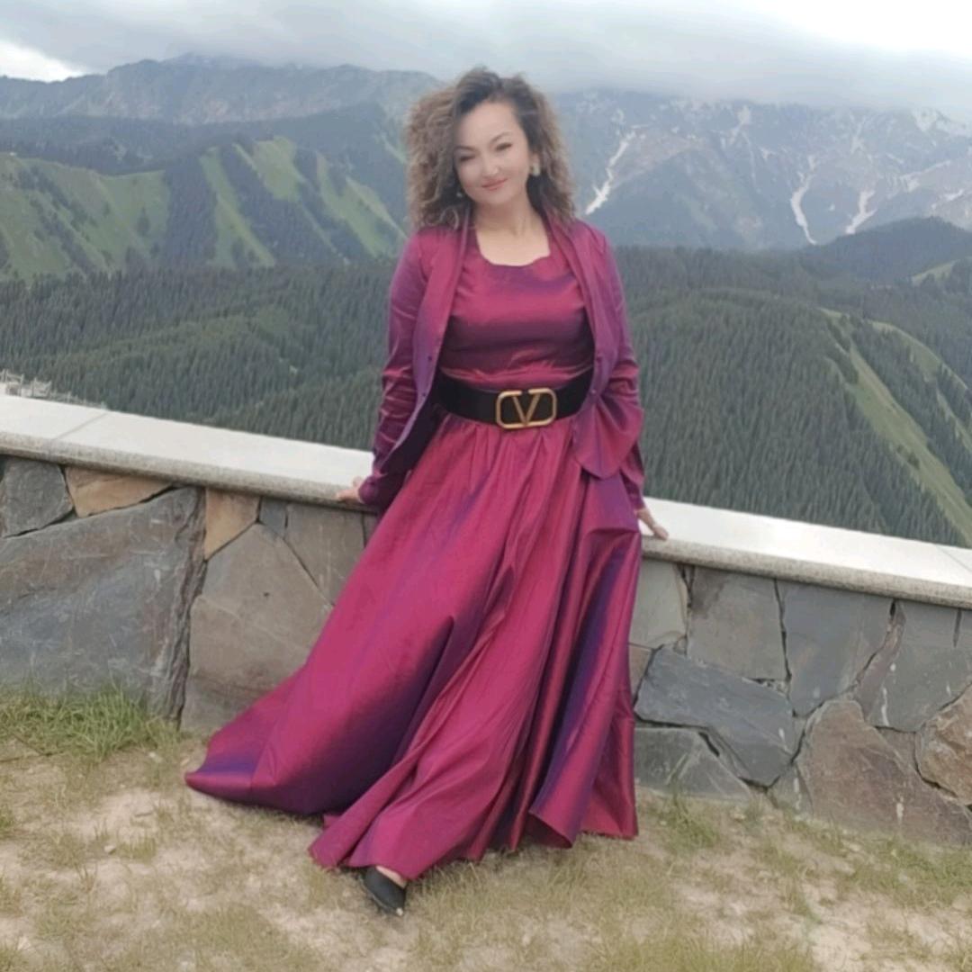 zumrat 老师